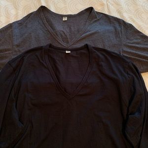 ✨2/$20 NWOT Uniqlo Soft V-Neck Long Sleeves